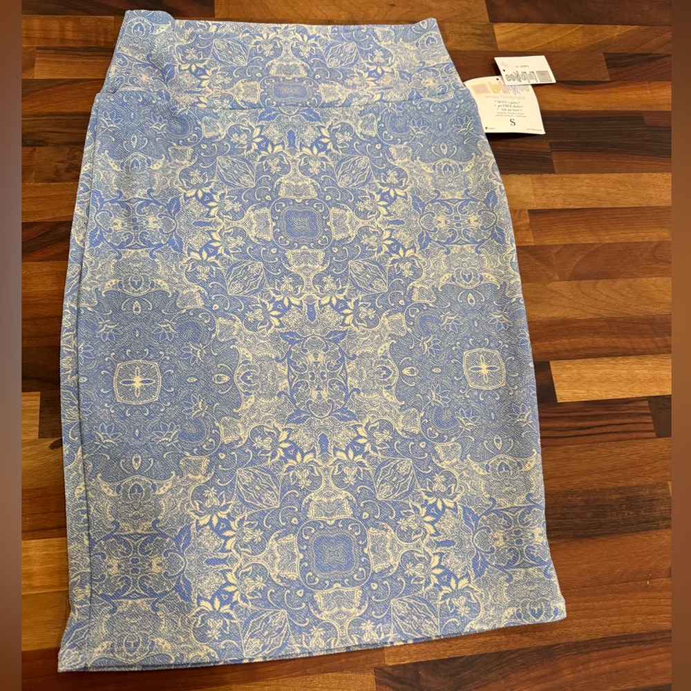 LuLaRoe Cassie Pencil Skirt | Size Small | NWT | Blue Damask